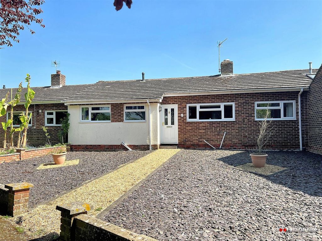 Property photo 1 of 13 Front