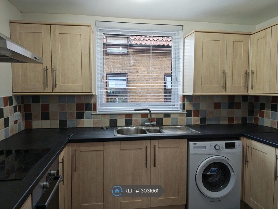 Property photo 1 of 8 Kitchen