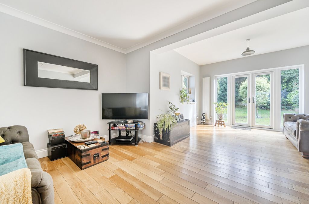Property photo 3 of 22 1346313-13-68B85c...