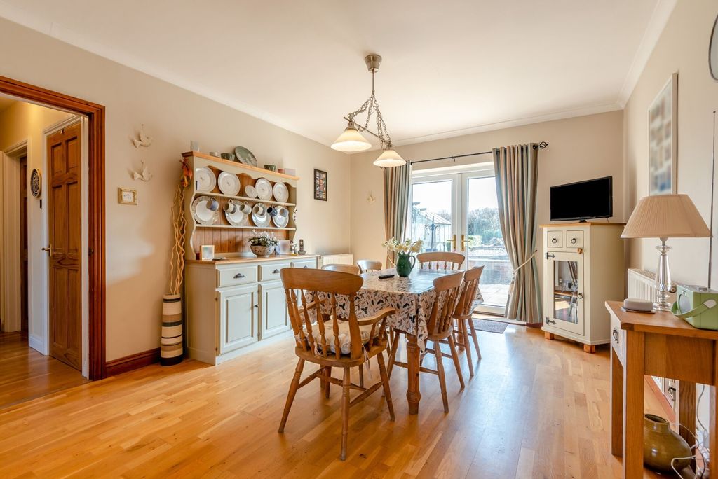 Property photo 3 of 20 P043251_03.Jpg