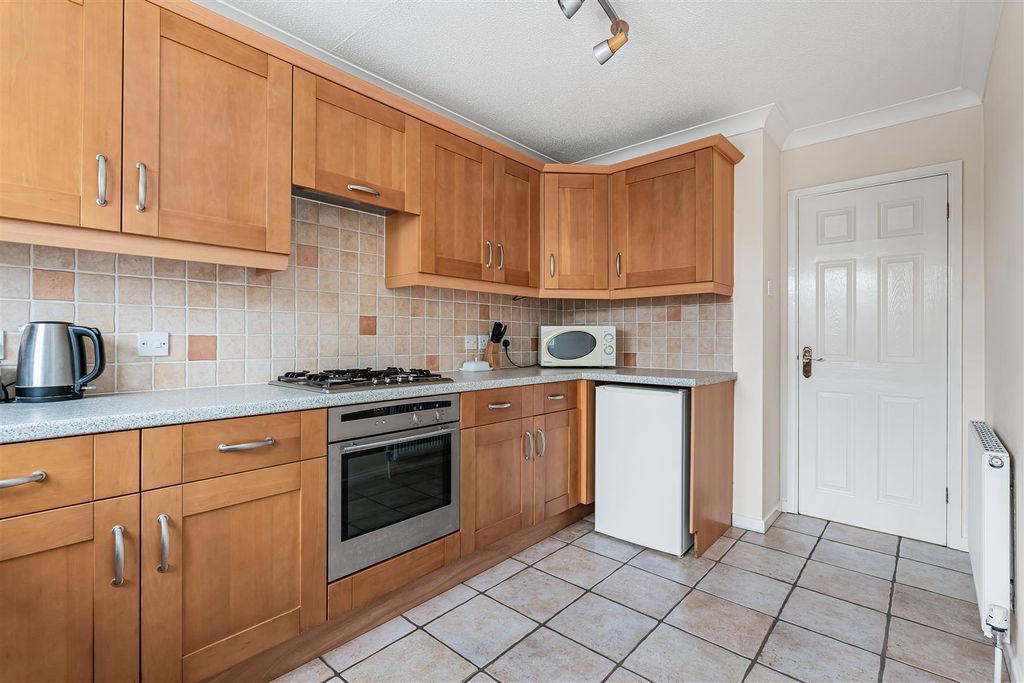 Property photo 3 of 16 12_69982.Jpg