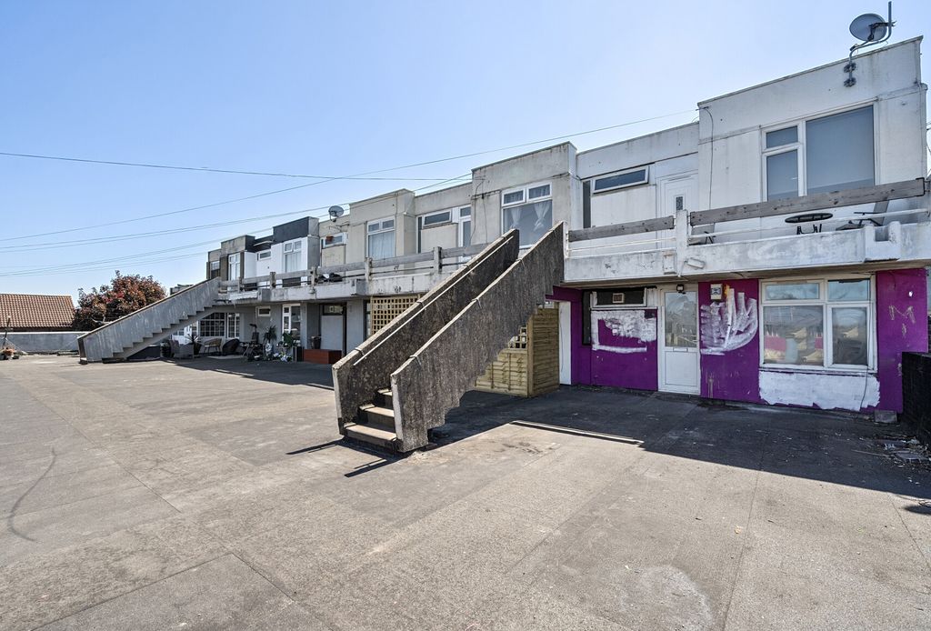Property photo 1 of 13 1290924-40-68272E...
