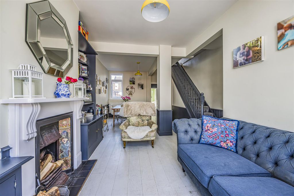 Property photo 2 of 17 38 Meon Road, Southsea-Porticomarketing-Soldby-11.