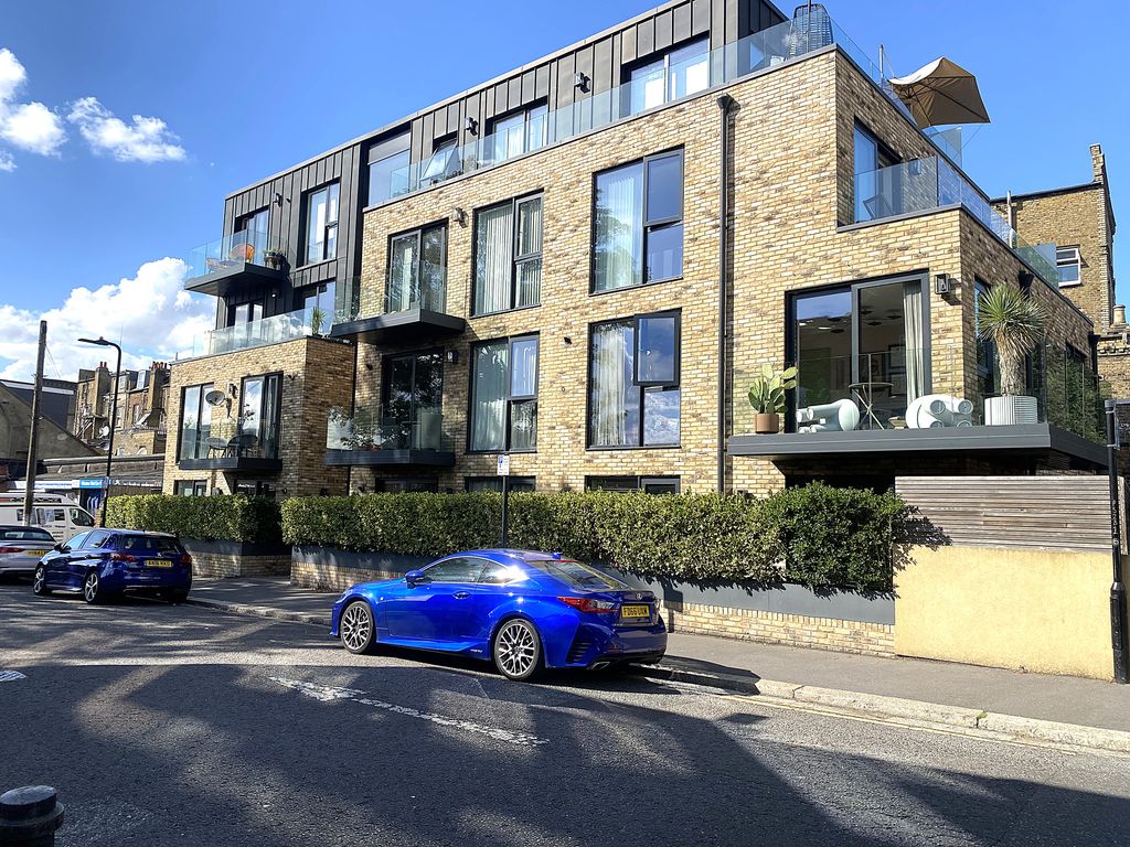 Property photo 1 of 10