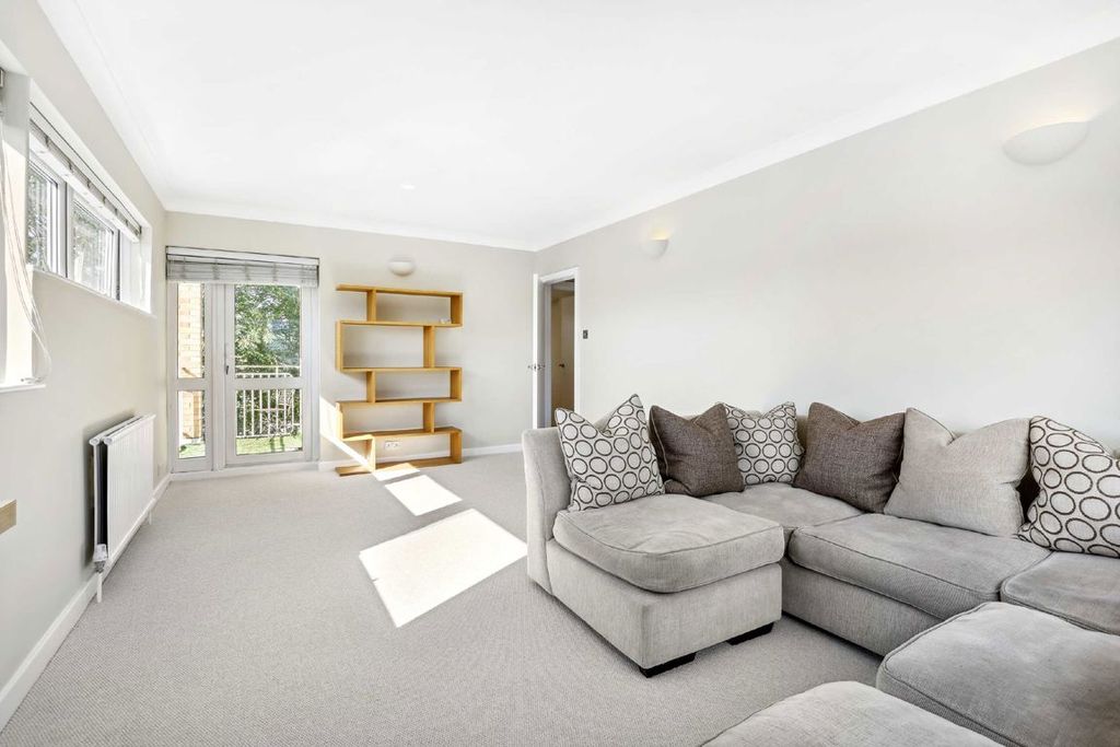 Property photo 2 of 6