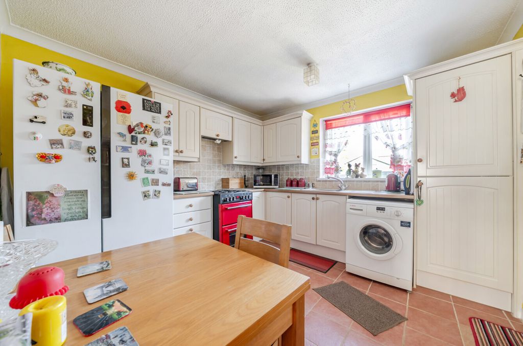 Property photo 3 of 13 1452881-3-69Fcb9F...
