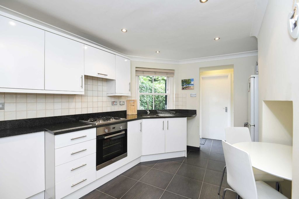 Property photo 2 of 6 Photo