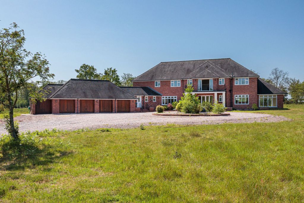 Property photo 2 of 39