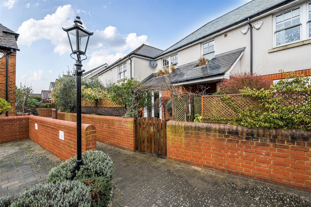 Property photo 1 of 15 1400320-2-6972218E6d38c.Jpg