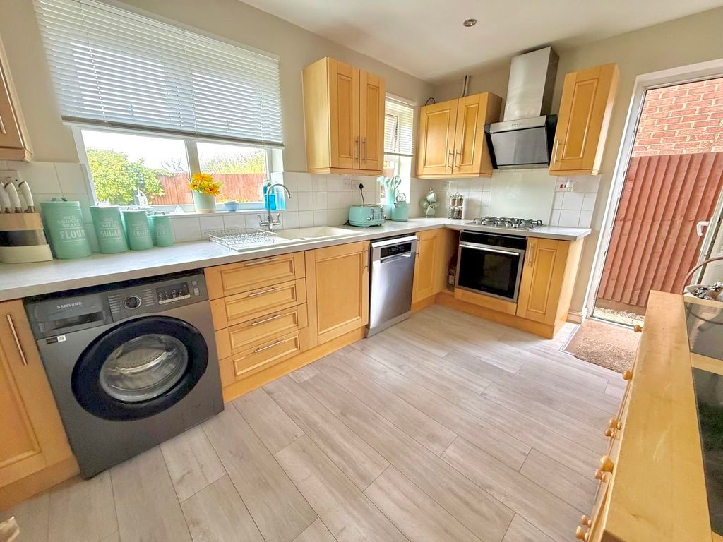 Property photo 3 of 15 Kitchen