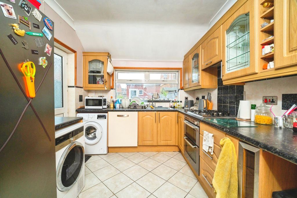 Property photo 3 of 13 Kitchen