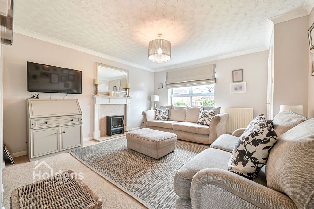 Property photo 2 of 24