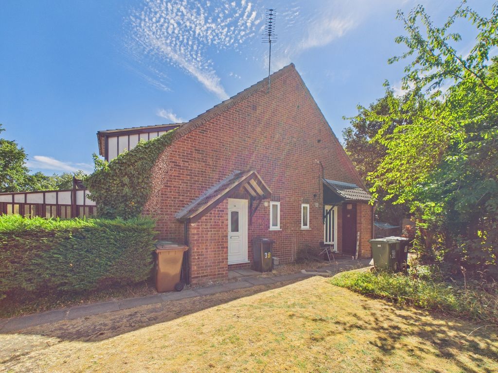 Property photo 1 of 7 Cam01909G0-Pr0541-Still016