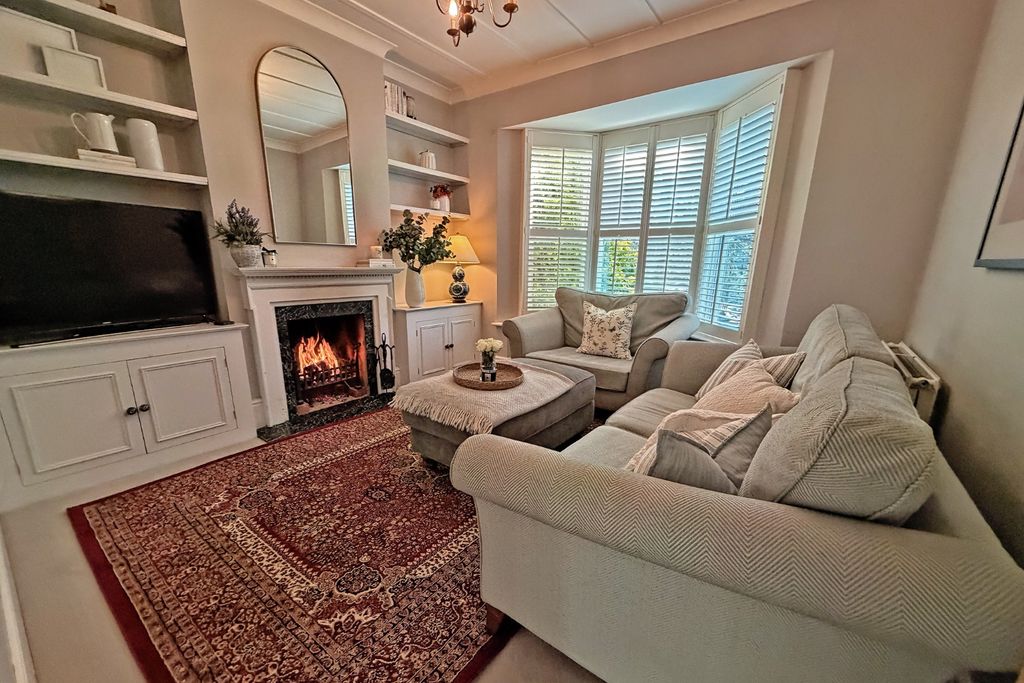 Property photo 3 of 12 5075346