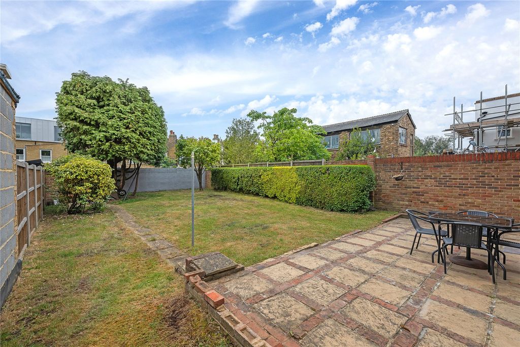 Property photo 2 of 10 Picture No. 11