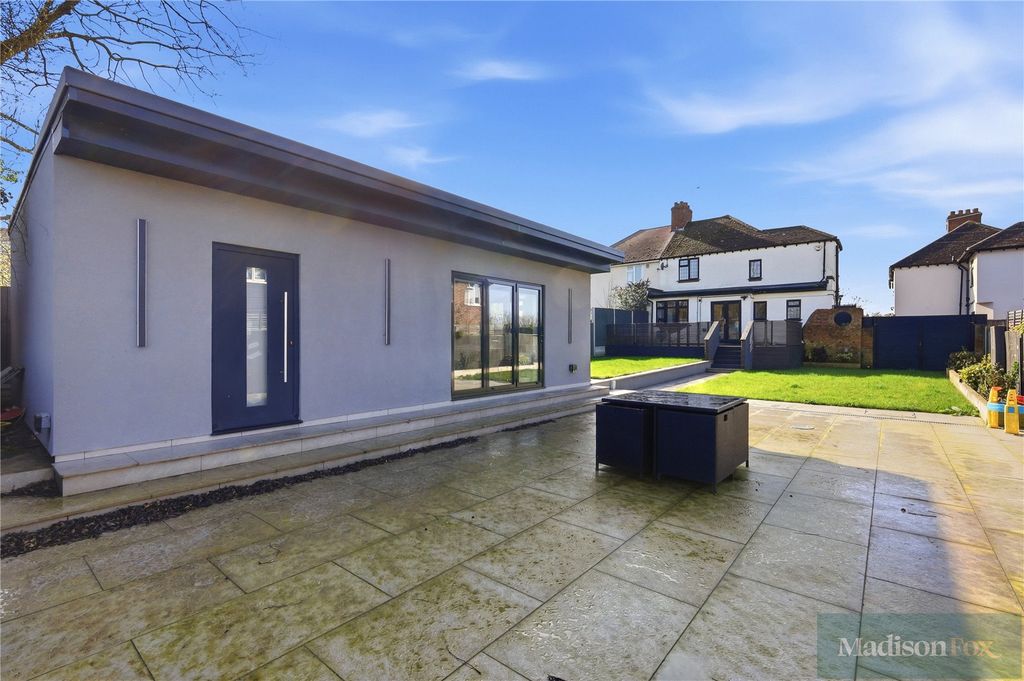 Property photo 2 of 33 Picture No. 30