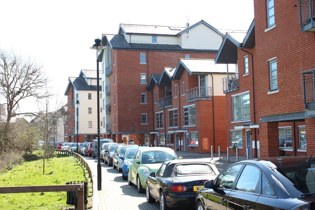 Property photo 1 of 12 Rotary Way