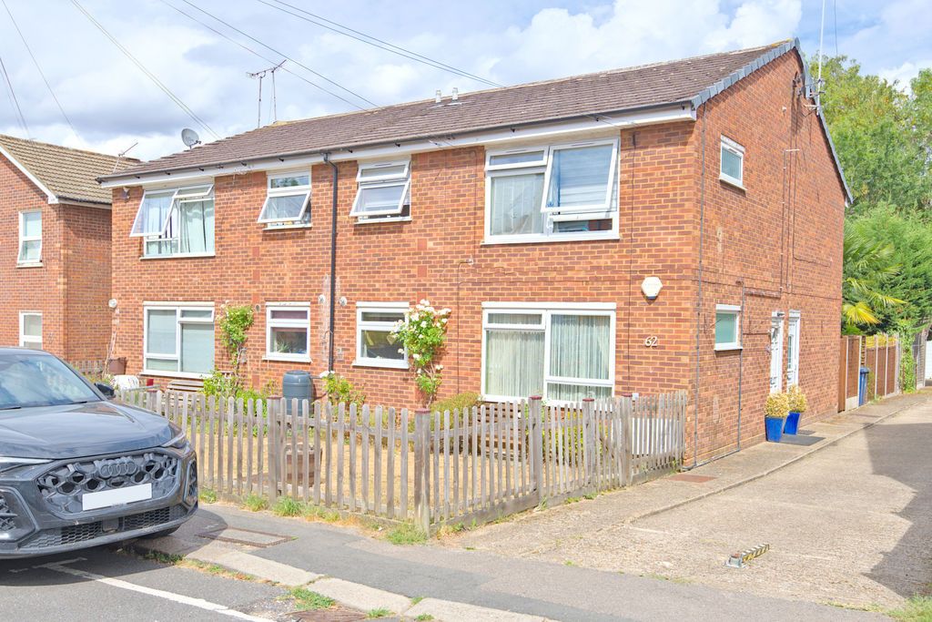Property photo 1 of 13 Photo 8