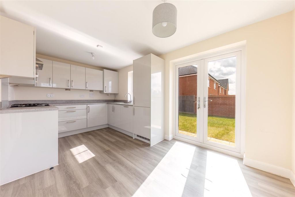 Property photo 2 of 13 Kitchen Diner