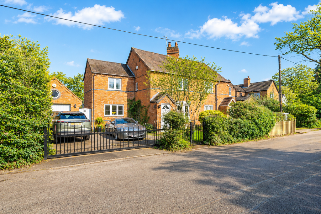 Property photo 1 of 25 21B75197-16Fd-4473-99E4-01B249E788Ac