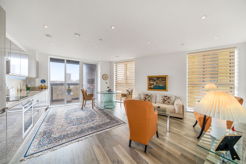 Property photo 2 of 17