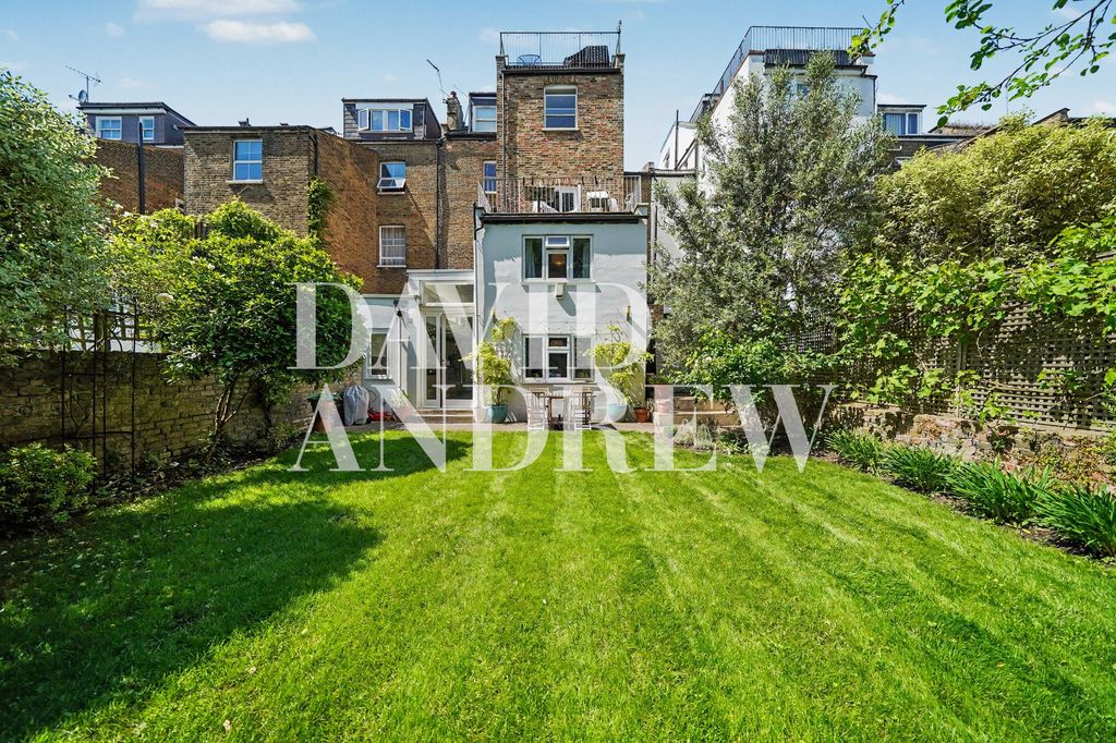 Property photo 2 of 12