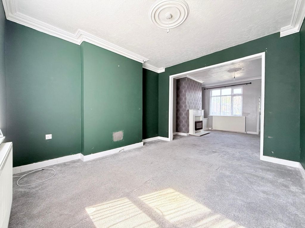 Property photo 2 of 12 Image