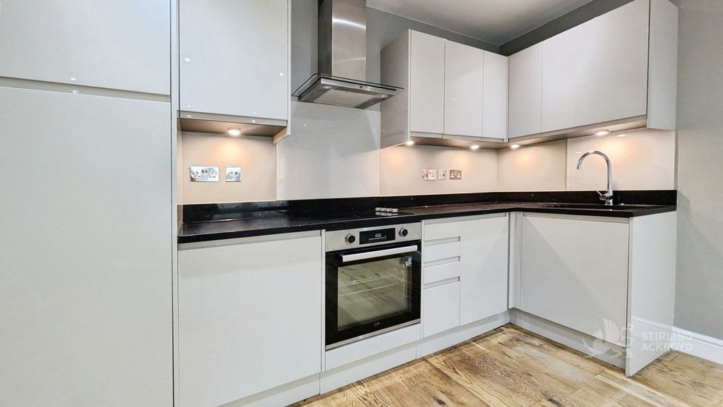 Property photo 3 of 12 Reception/Kitchen