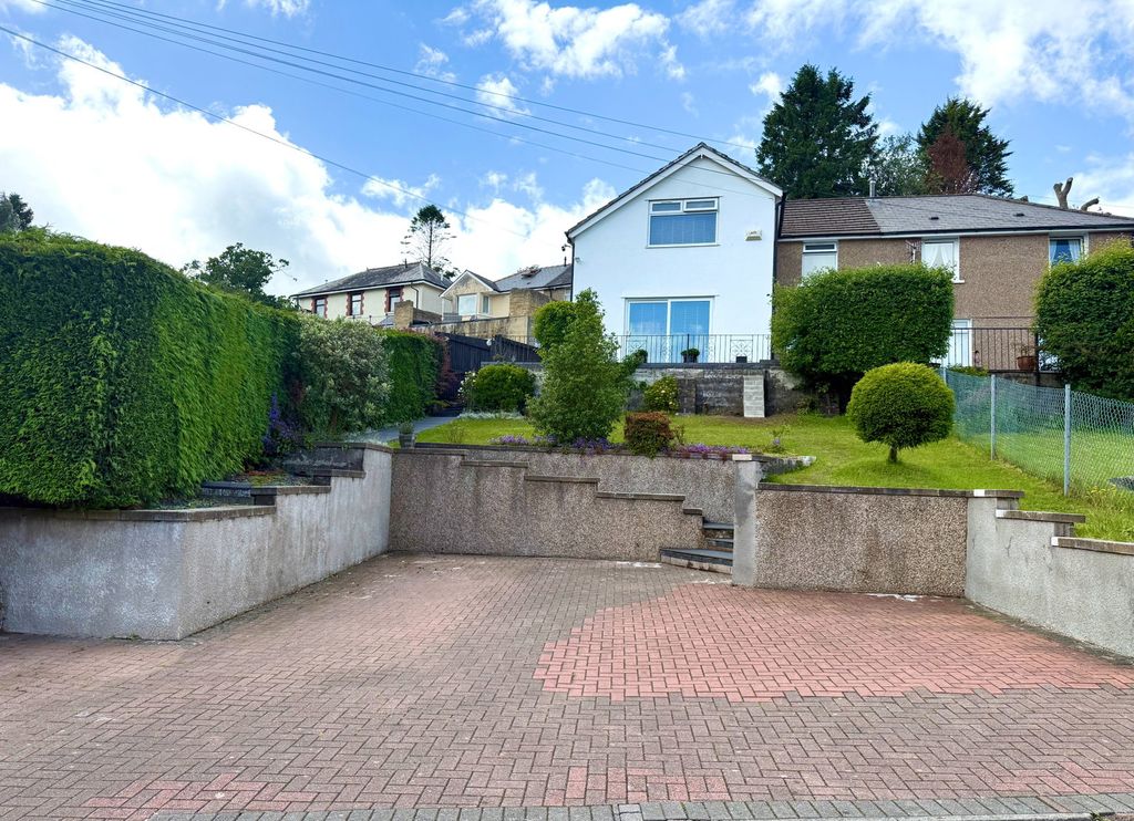 Property photo 1 of 50
