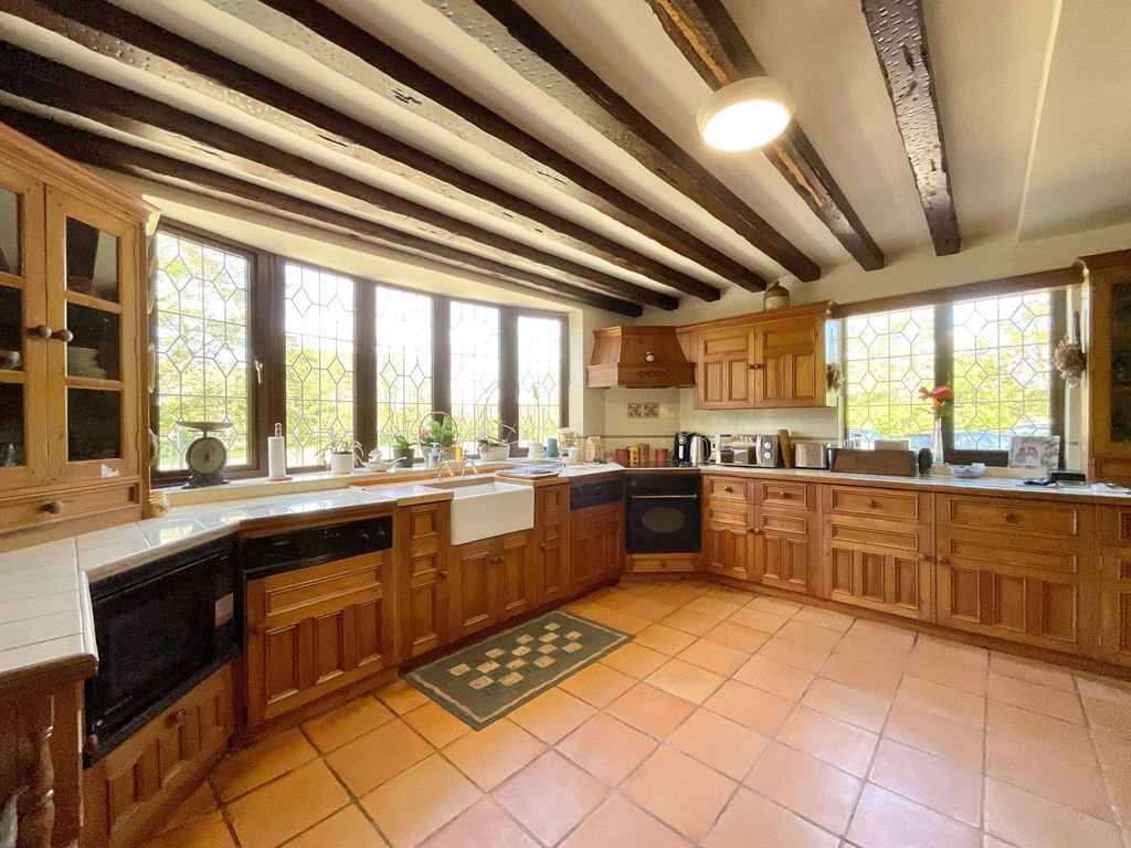 Property photo 2 of 21