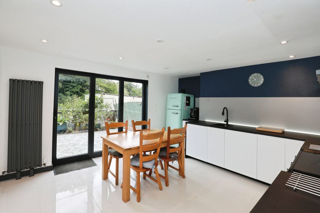 Property photo 1 of 26