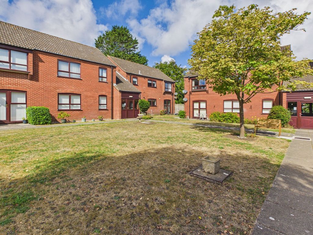 Property photo 1 of 18