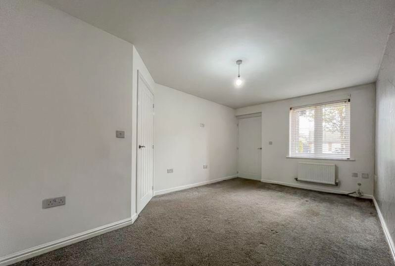 Property photo 2 of 12 Picture No. 16