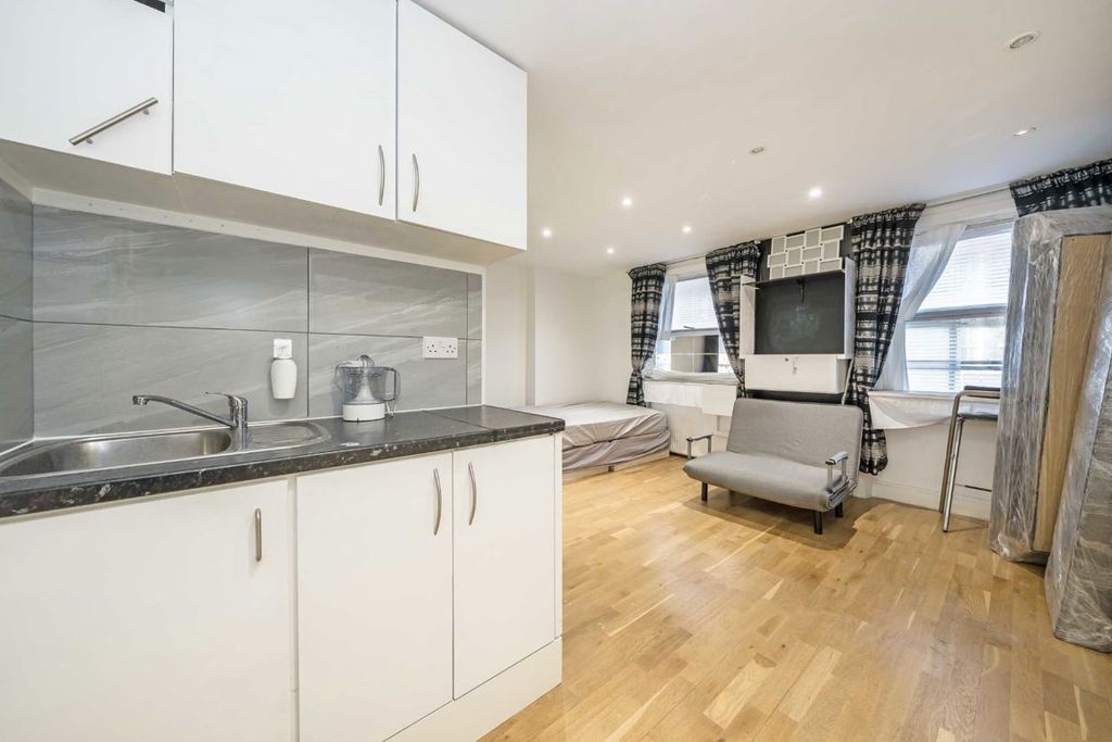 Property photo 1 of 4