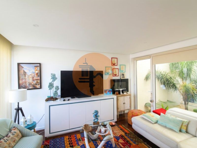 Property photo 2 of 61