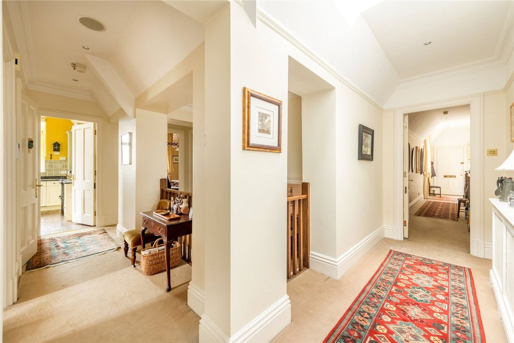Additional image 6 of 3 bed flat for saleWolfs Row, Oxted, Surrey RH8