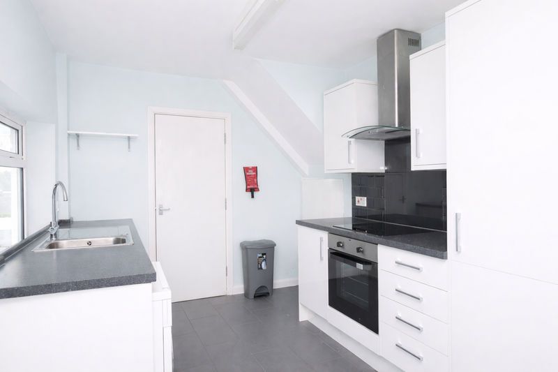 Property photo 3 of 10 Kitchen Ai