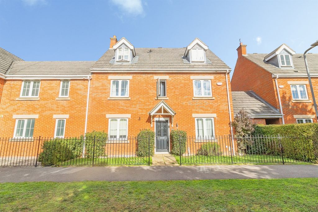 Property photo 1 of 17