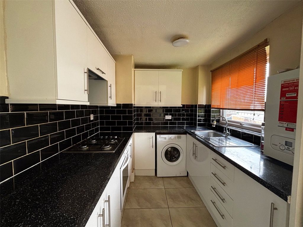 Property photo 2 of 9 Picture No. 20