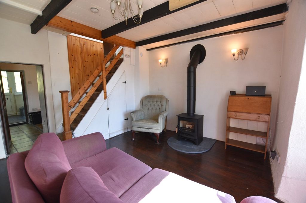 Property photo 2 of 14 Lounge