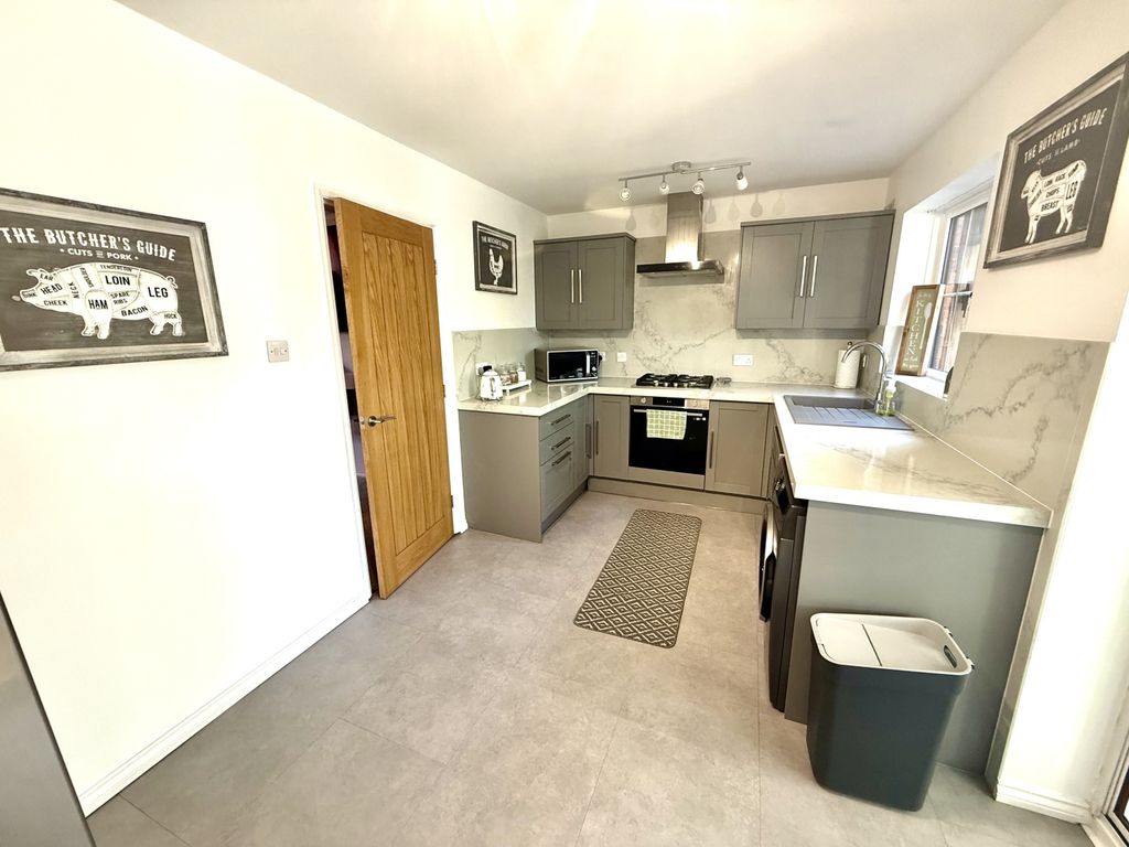 Property photo 3 of 19 Img_0392
