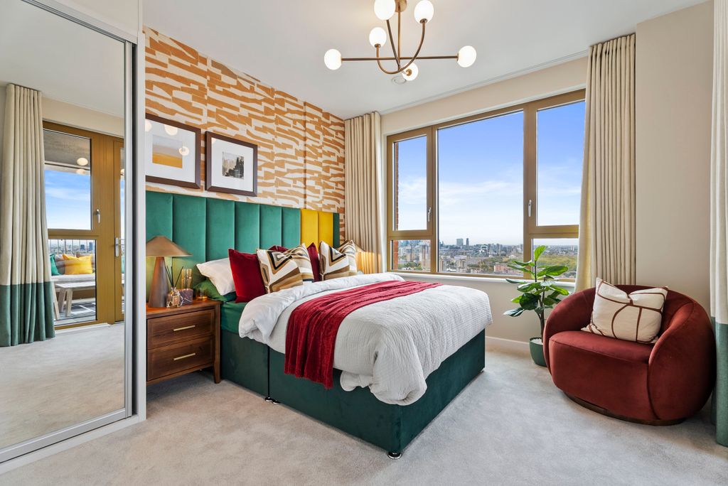 Property photo 1 of 6 Bedroom