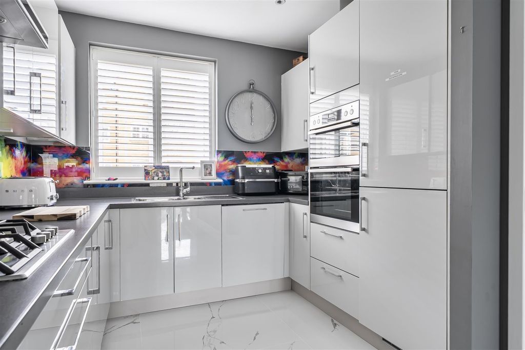 Property photo 3 of 24 1430550-11-69B2B95380A30.Jpg