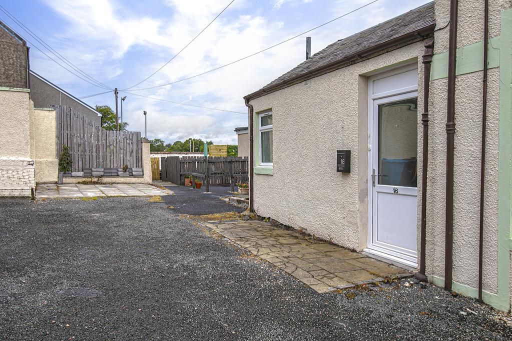 Property photo 1 of 17 Lev1354Pem Parking.Jpg