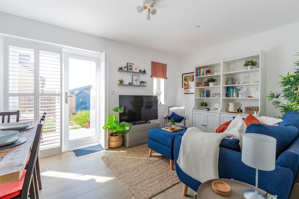 Property photo 3 of 43 Clos Gwrgi 34-13.Jpg