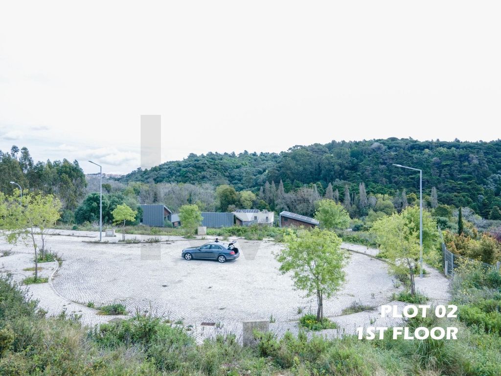 Property photo 1 of 8 Plot Of Land With 1,106 m² For Housing Construction | Várzea De Sintra