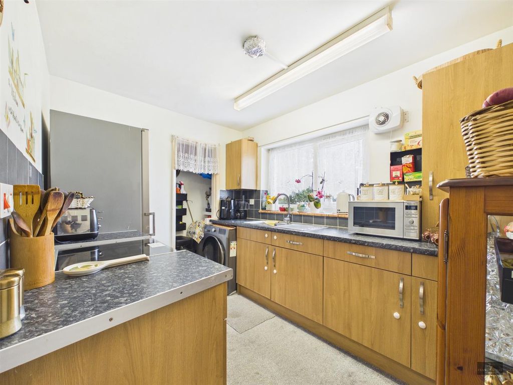 Property photo 3 of 14 Cam02887G0-Pr0709-Still012.Jpg