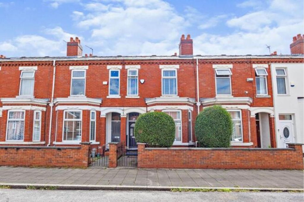 Property photo 1 of 17 Front