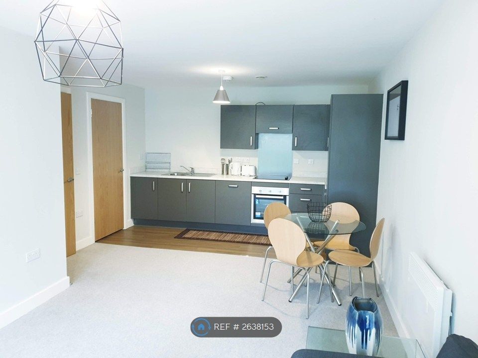 Property photo 3 of 9 Kitchen/Living Room