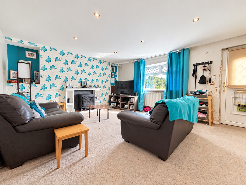 Property photo 3 of 21 4DC69461-5E82-4F10-A629-8BA6F8A6D3EE